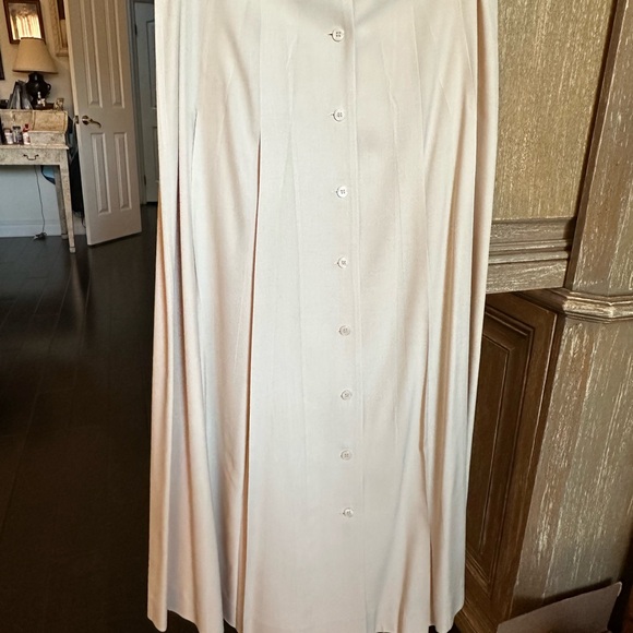 DKNY SILK Button Down SKIRT Size 12 Cream/Subtle Yellow Tone PLEATED Business - Picture 9 of 16